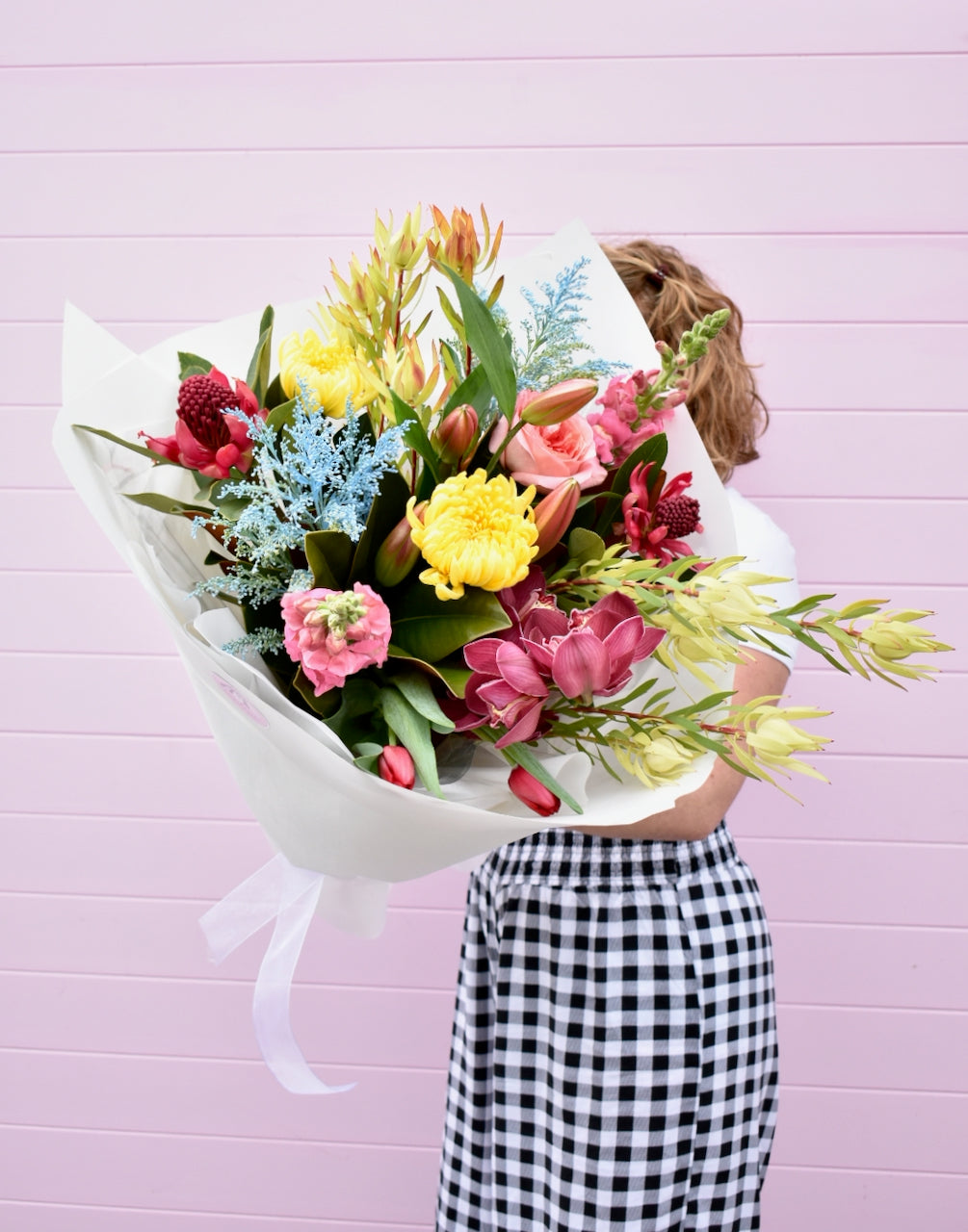 fresh flowers in bright and cheerful colours – bouquet delivery Christchurch