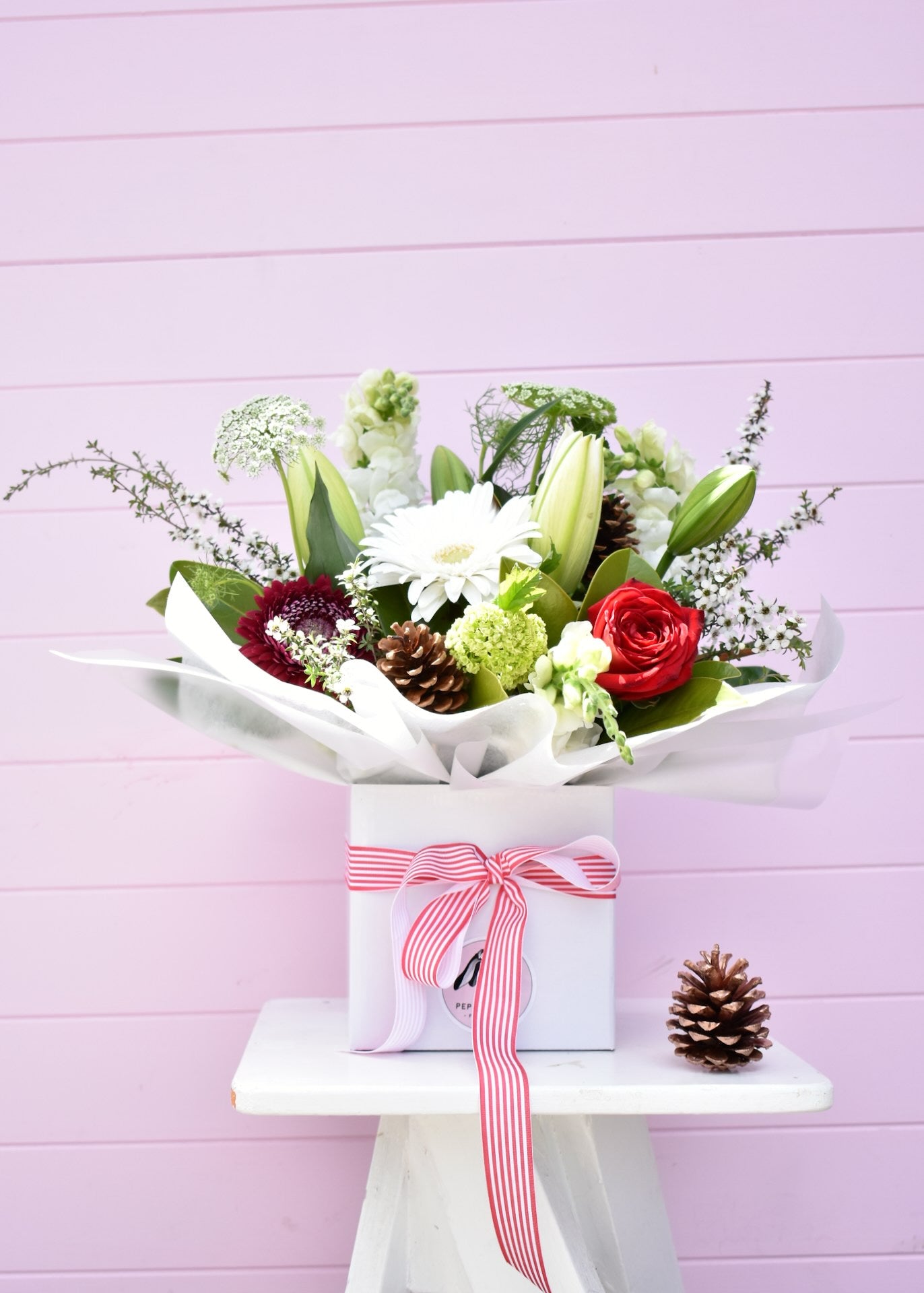 Christmas flower box gift – fresh red and white flowers